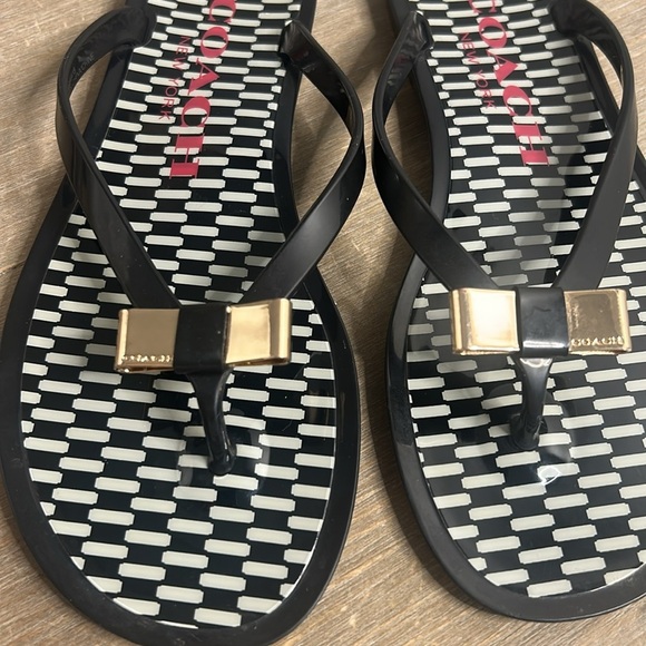 Coach New York Landon Gold Bow Thong Flip Flop Sandal Women Size 6 - Picture 17 of 17